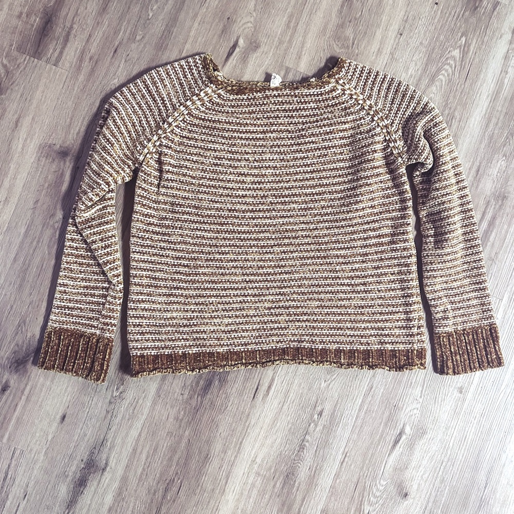 Hem & Thread Sweater - Picture 3 of 6